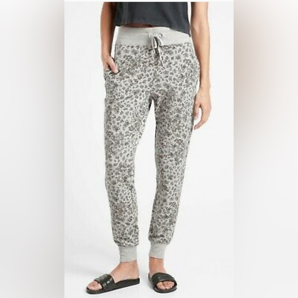 Athleta Balance Jogger Gray Printed, Size S